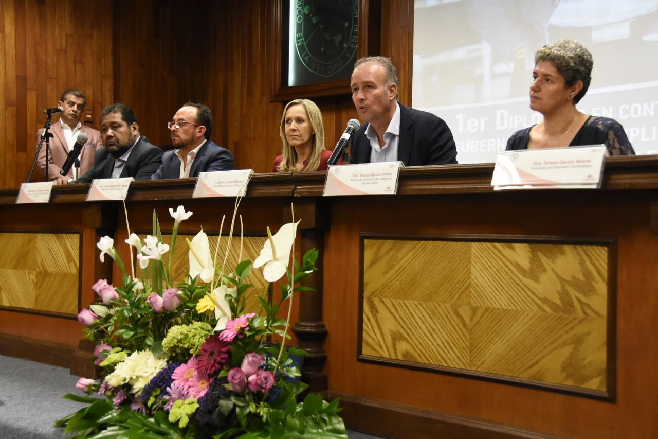 Capacitan a funcionarios en temas de Transparencia