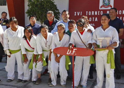 DF domina en Pelota Purépecha