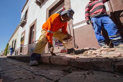 Entre quejas y vehículos reparan cantera del Centro