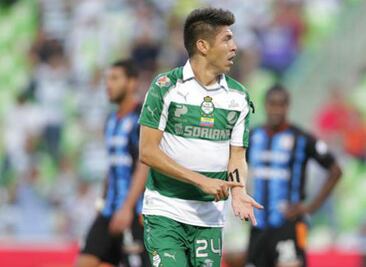 Santos fulmina a los Gallos