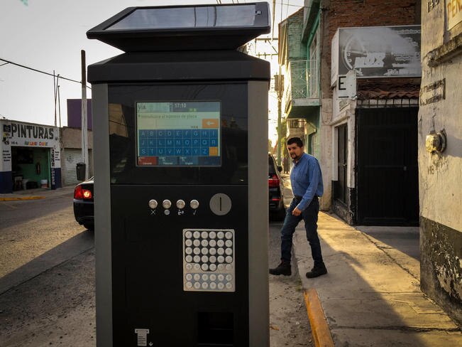 Retiran parquímetros sin impugnar cancelación
