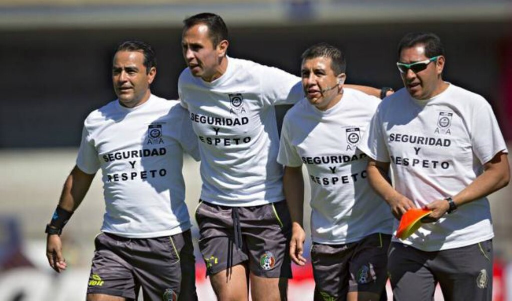 Árbitros anuncian su regreso a las canchas para reanudar la Liga Mx