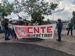 Docentes de la CNTE se manifiestan en Querétaro por derechos laborales