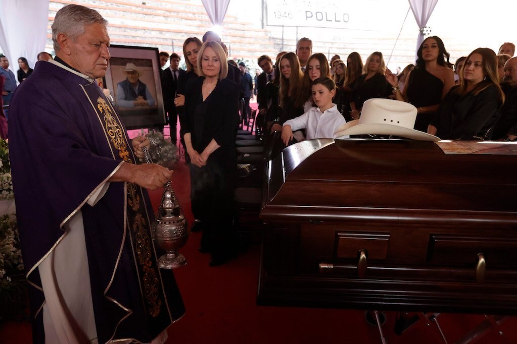 Dan último adiós a Juan Arturo "El Pollo" Torres Landa