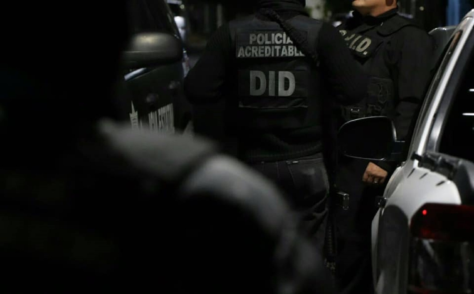 Pareja es agredida a tiros en Lomas Casa Blanca