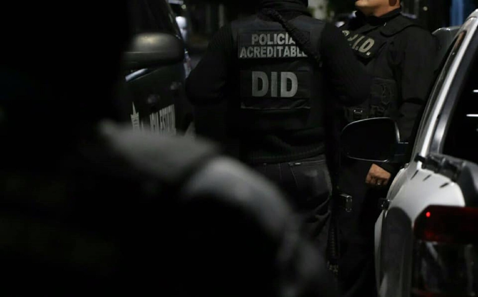 Pareja es agredida a tiros en Lomas Casa Blanca