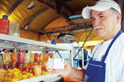  Registran con foto a tenderos de la calle 