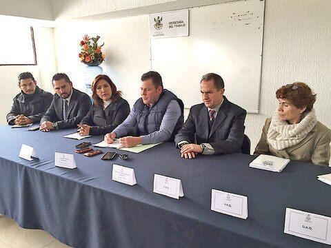 Se reúnen para discutir alza salarial 