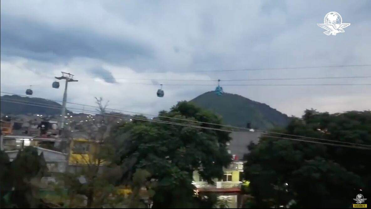 ¡Otra vez! Línea 2 del Cablebús falla y usuarios quedan "colgados" una hora