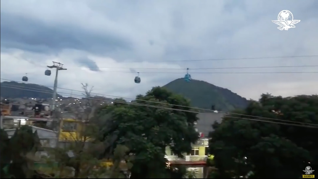 ¡Otra vez! Línea 2 del Cablebús falla y usuarios quedan "colgados" una hora