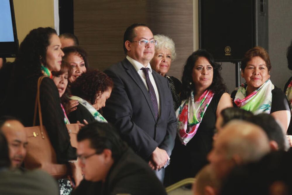 Calixto de Santiago en la ceremonia por el 45 aniversario del Colegio de Abogados Litigantes de Querétaro. (CÉSAR GÓMEZ. EL UNIVERSAL)