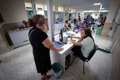 Pacientes acusan mala relación con sus médicos