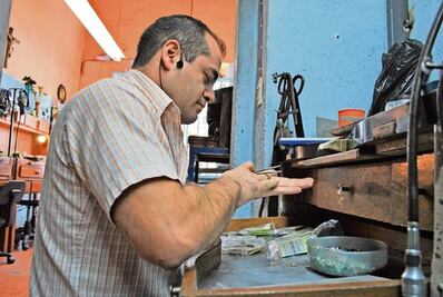 Restauran y crean joyería por tradición