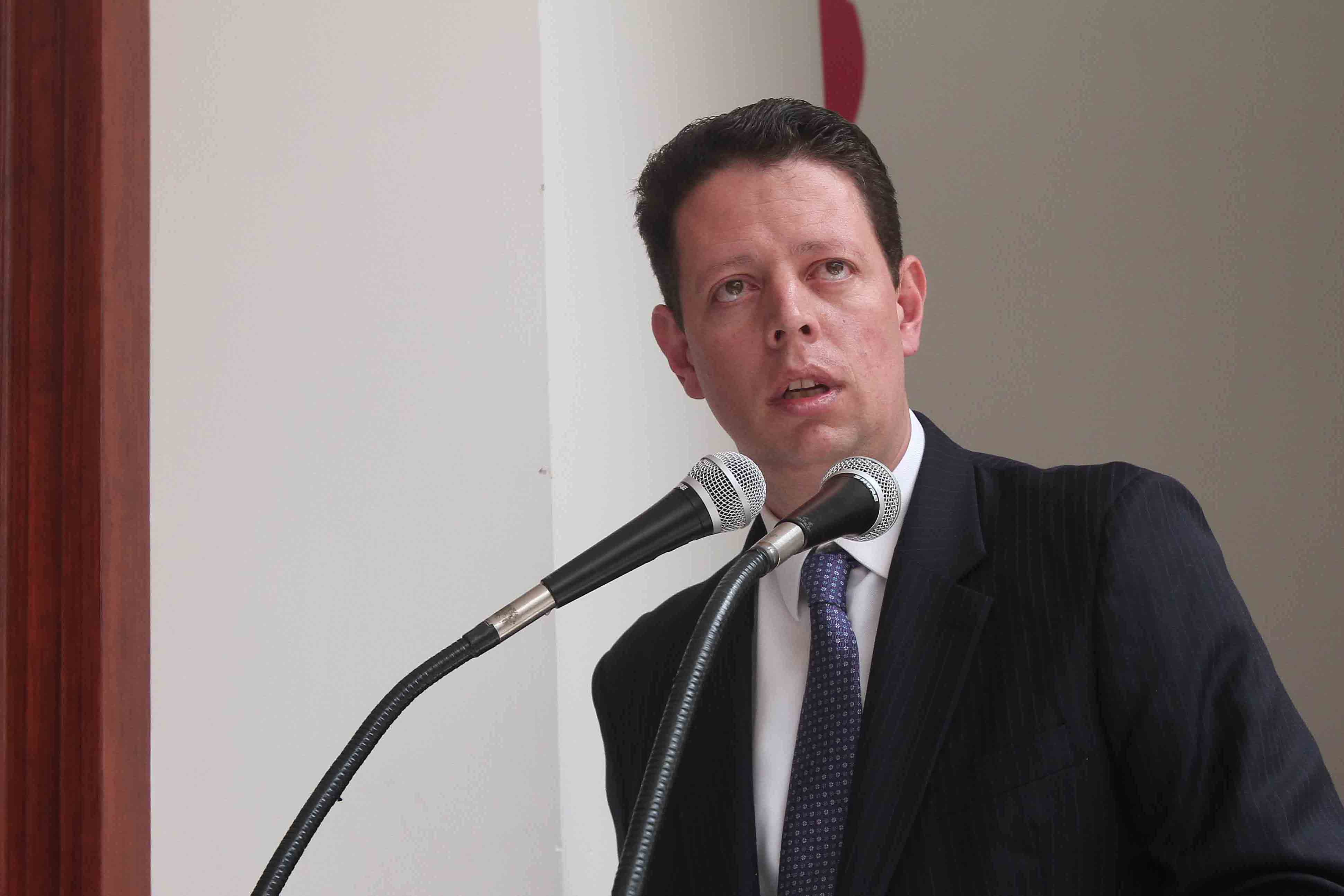 Resolución de juicios políticos, en menos de un mes: PRI