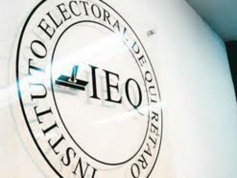 Reunión del IEQ con titular del Centro SCT 