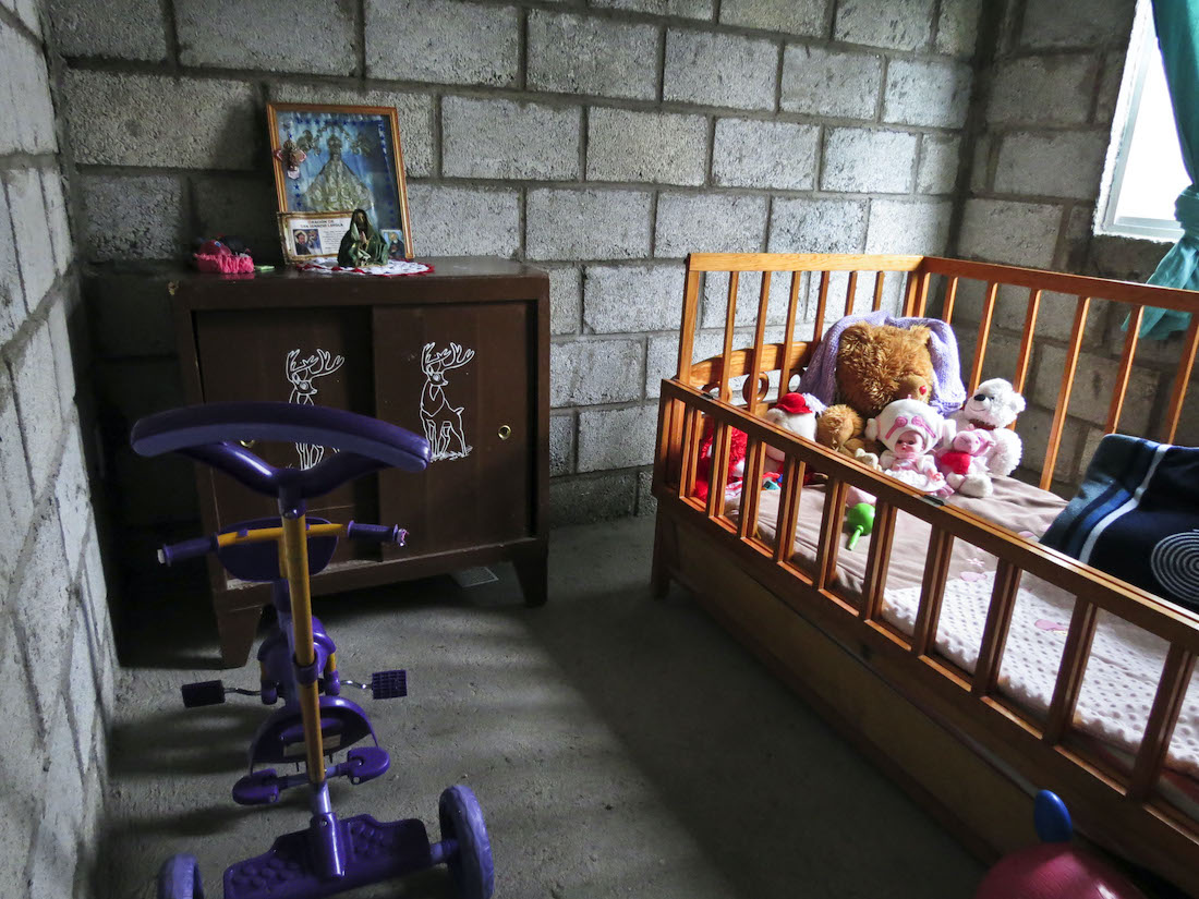 Entregan apoyos de vivienda en la capital