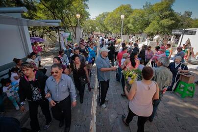 Panteones recibieron más de 370  mil personas 