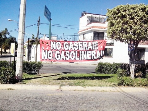 Más protestas por gasolinera 