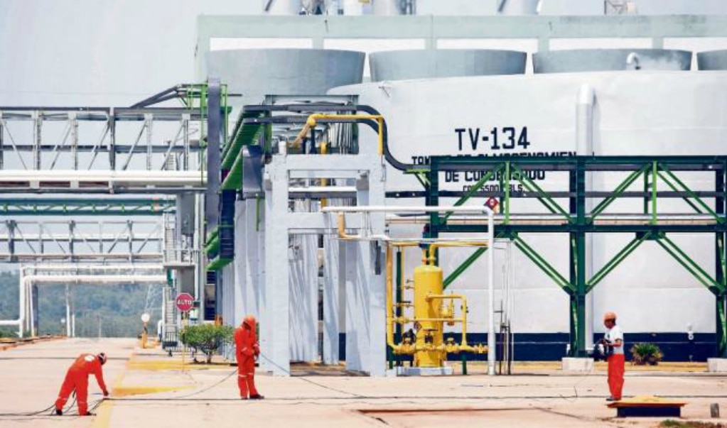 Grupo de jubilados de Pemex ganan más que los senadores