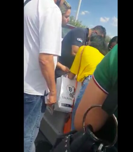 Hombre deja a su perrito encerrado en el auto, en Querétaro; el lomito murió por deshidratación