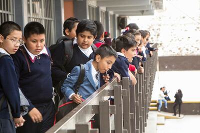 Becarán a cuatro mil estudiantes capitalinos
