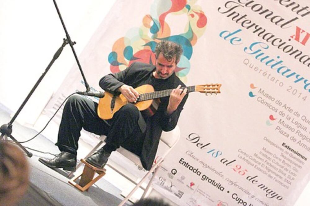 Gran presentación de Alberto Cumplido