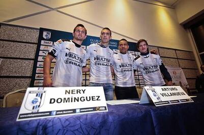 Gallos estrena jugadores y camiseta