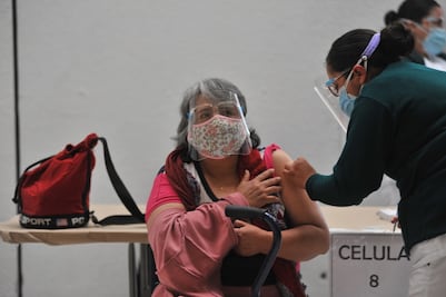 La próxima semana inicia la vacunación de adultos mayores en la capital de Querétaro