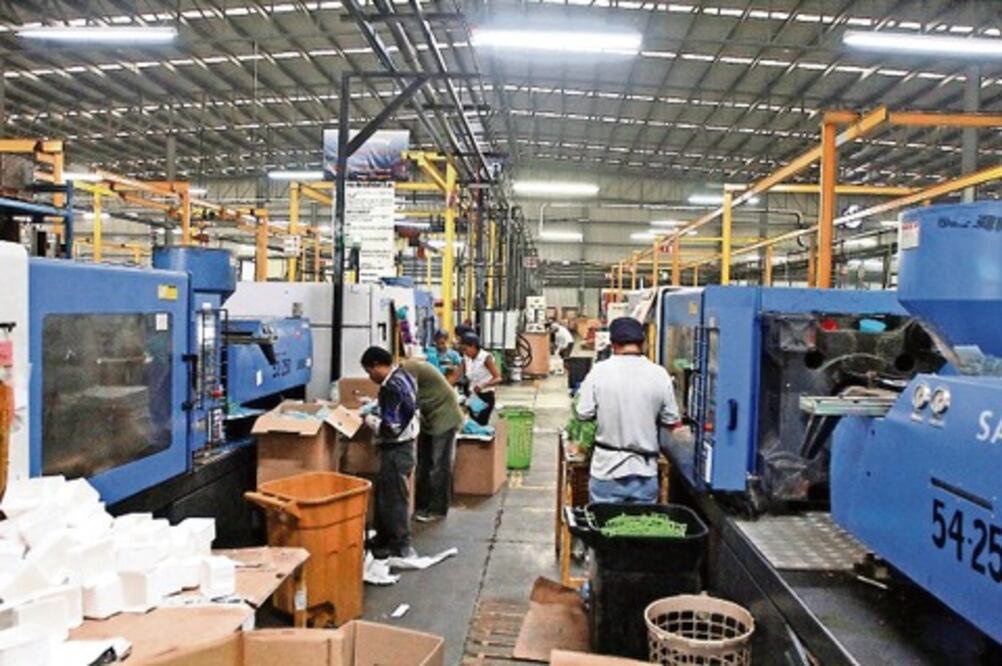 Anuncia CFE baja en tarifas hasta de 35%