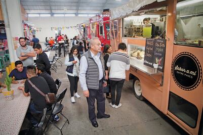 Disfrutan de Cinema Ticket Food Trucks 