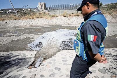 Sacan a nueve personas de alcantarillados de la capital 