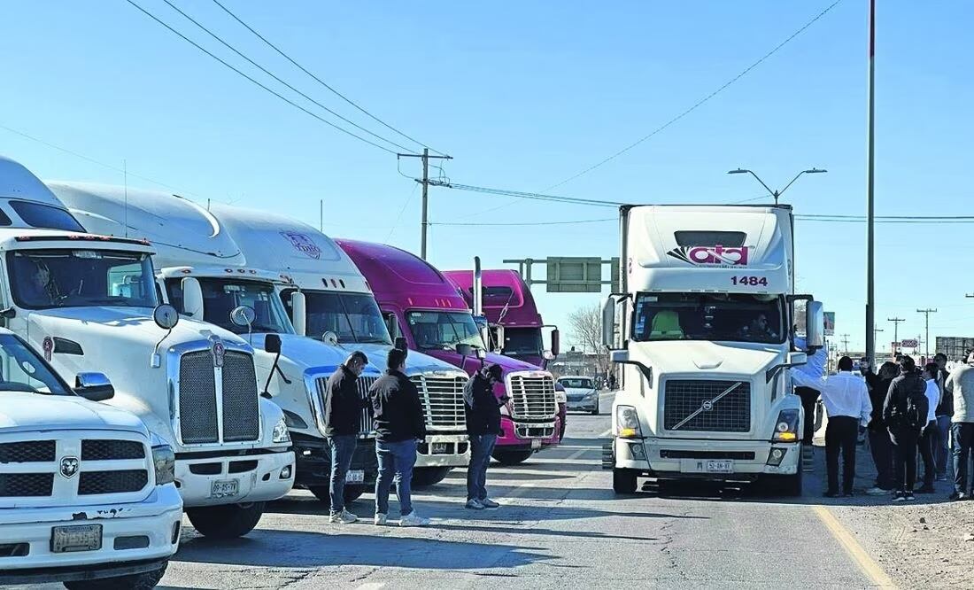 “No queremos más conductores secuestrados, golpeados y muertos. Basta de asaltos en las carreteras”, fueron algunas de las demandas en las protestas. Foto: FOTOS: PAOLA GAMBOA. EL UNIVERSAL