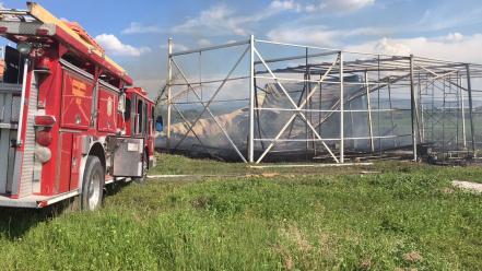Se incendia fábrica clandestina en Punta de Obrajuelos