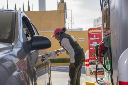 #NuestrasHistorias. En gasolineras las mujeres adquieren protagonismo