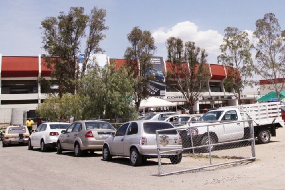 Estacionamiento de estadio en comodato