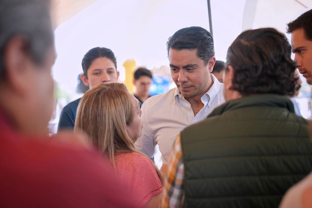 Felifer Macías busca priorizar necesidades de Santa Rosa Jáuregui