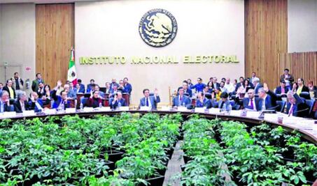 Llegan a partidos millones del INE