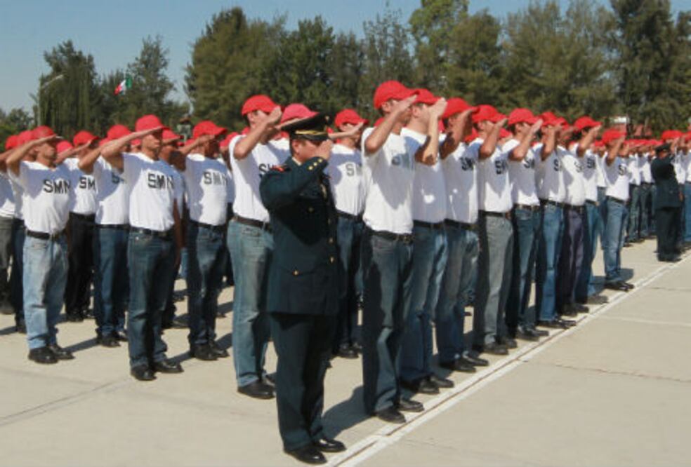 Toman protesta a efectivos del SMN