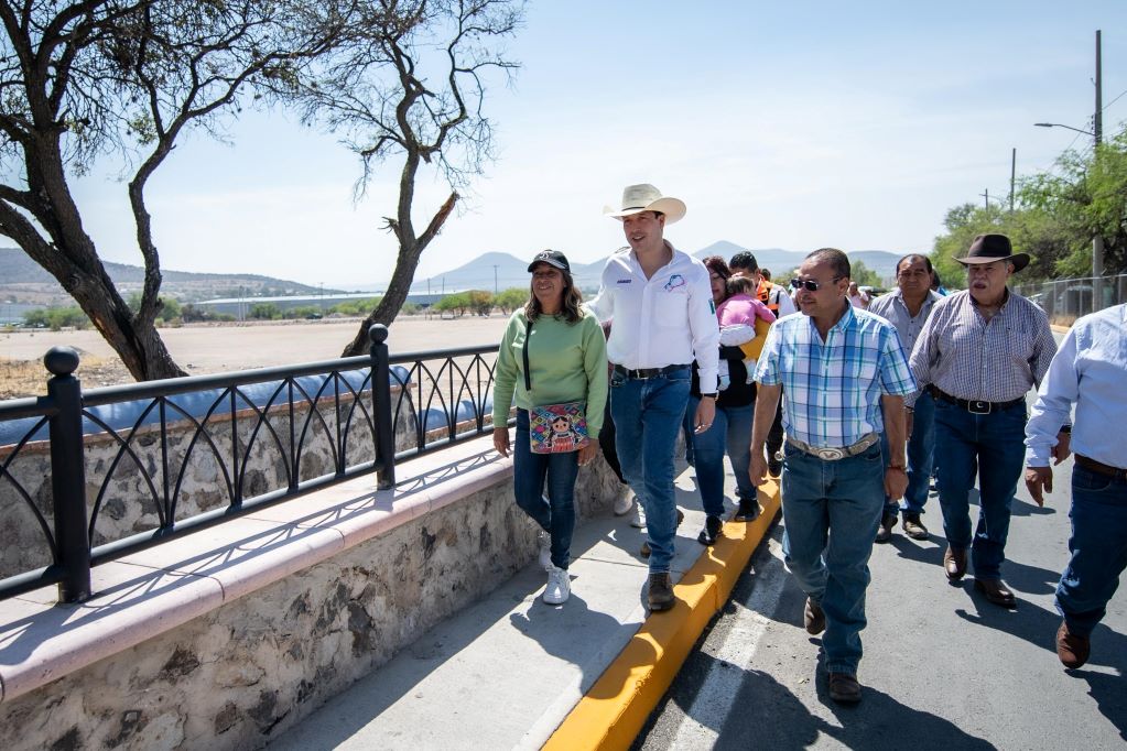 Entregan obras de infraestructura en varias localidades de El Marqués