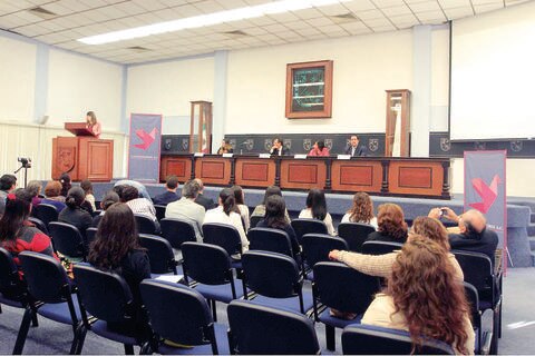 Demandan garantías en derechos de mujer