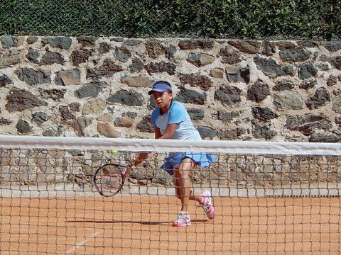 Pelean por avanzar en Nacional de Tenis 