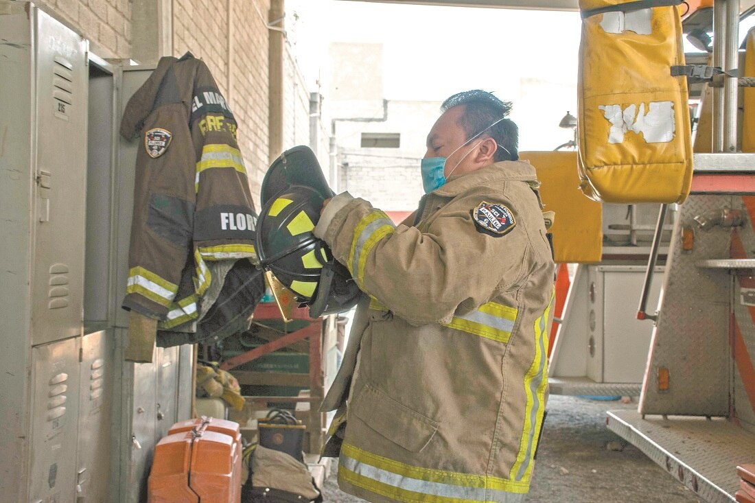 Con ímpetu, bomberos operan pese a la precariedad