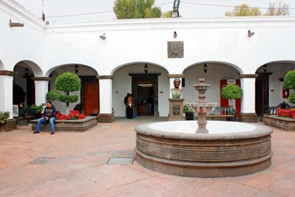 Gresca entre panista y personal SJR