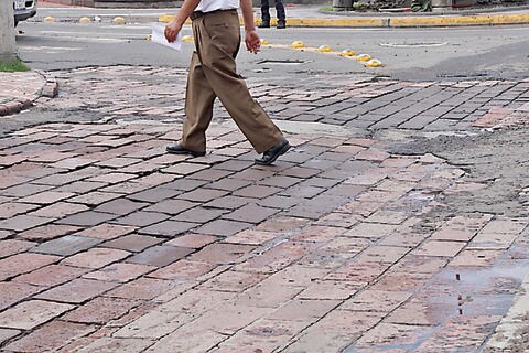 Quitan adoquines por hundimientos en SJR