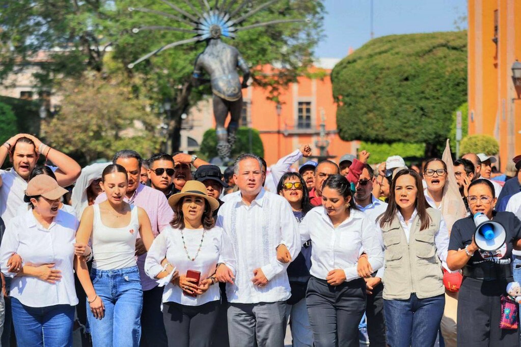 Morenistas marchan por el Día del Trabajo en Querétaro