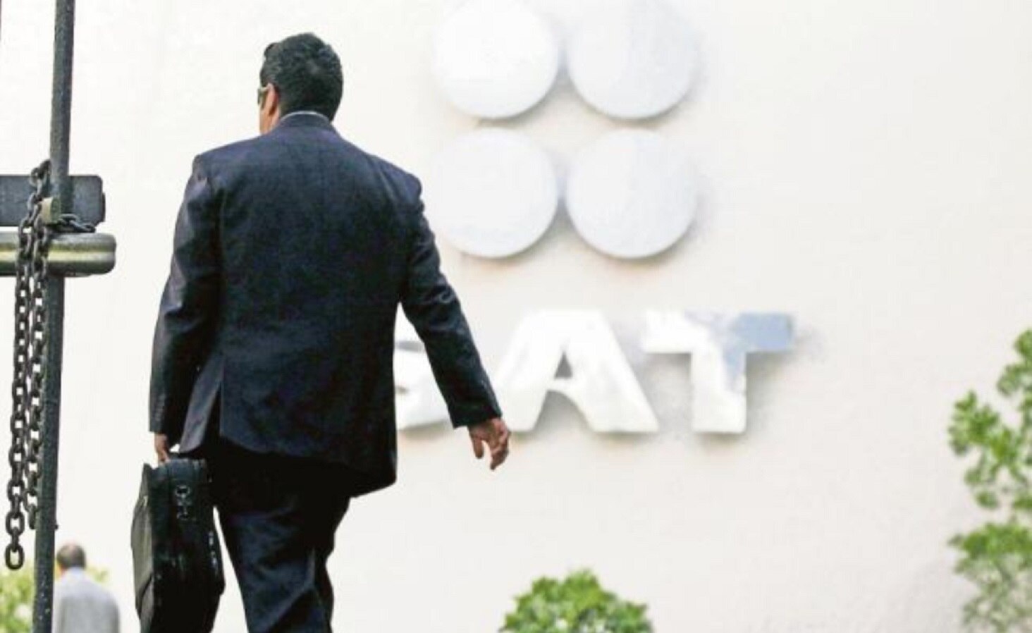 SAT corrige falla en descarga de facturas