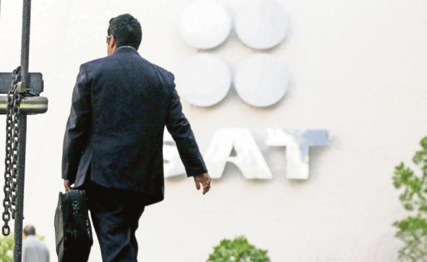 SAT corrige falla en descarga de facturas