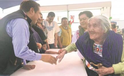 Entregan reconocimiento a abuelita que inspiró "Coco"
