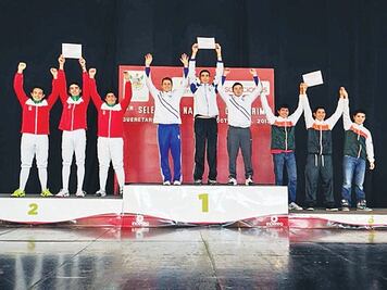 Plata para el equipo queretano de sable 