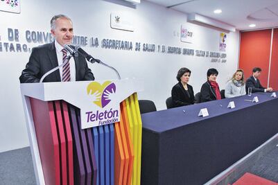 Firman acuerdo para mejorar atención de niños con cáncer